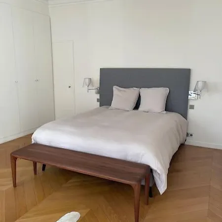 Haussmannien Apartment *