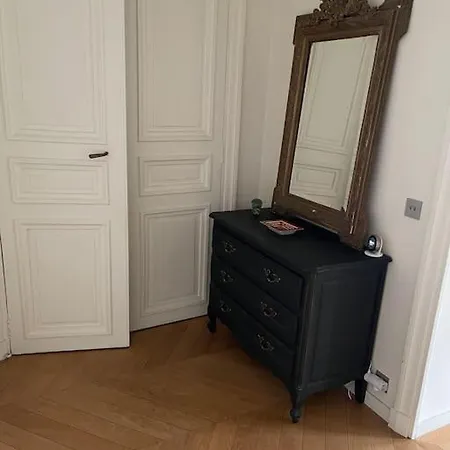 Haussmannien Apartment Paris